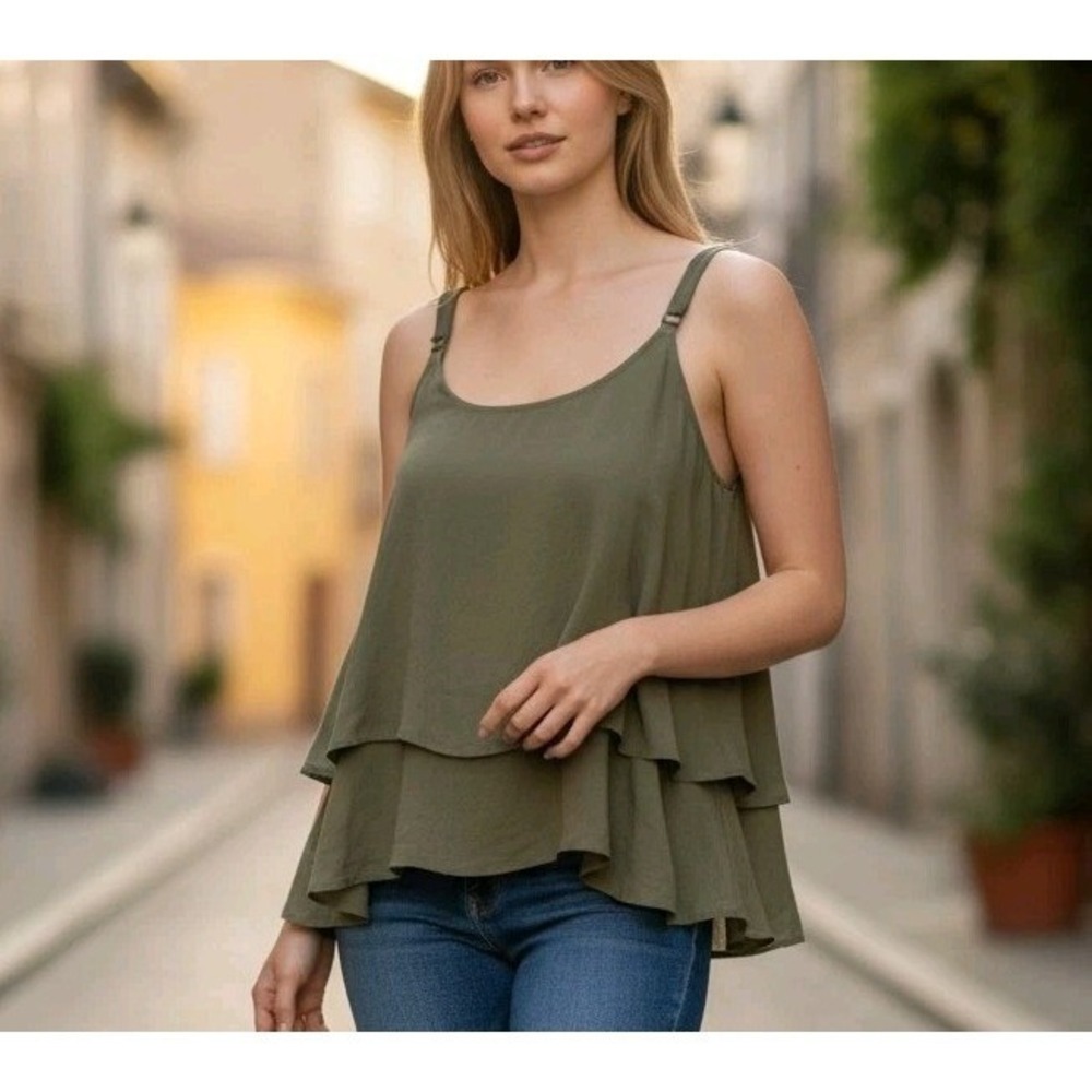 Fluttery Tier Artsy Anthropologie HD in Paris Green Crop‎ Top Boho Chic Size 0
